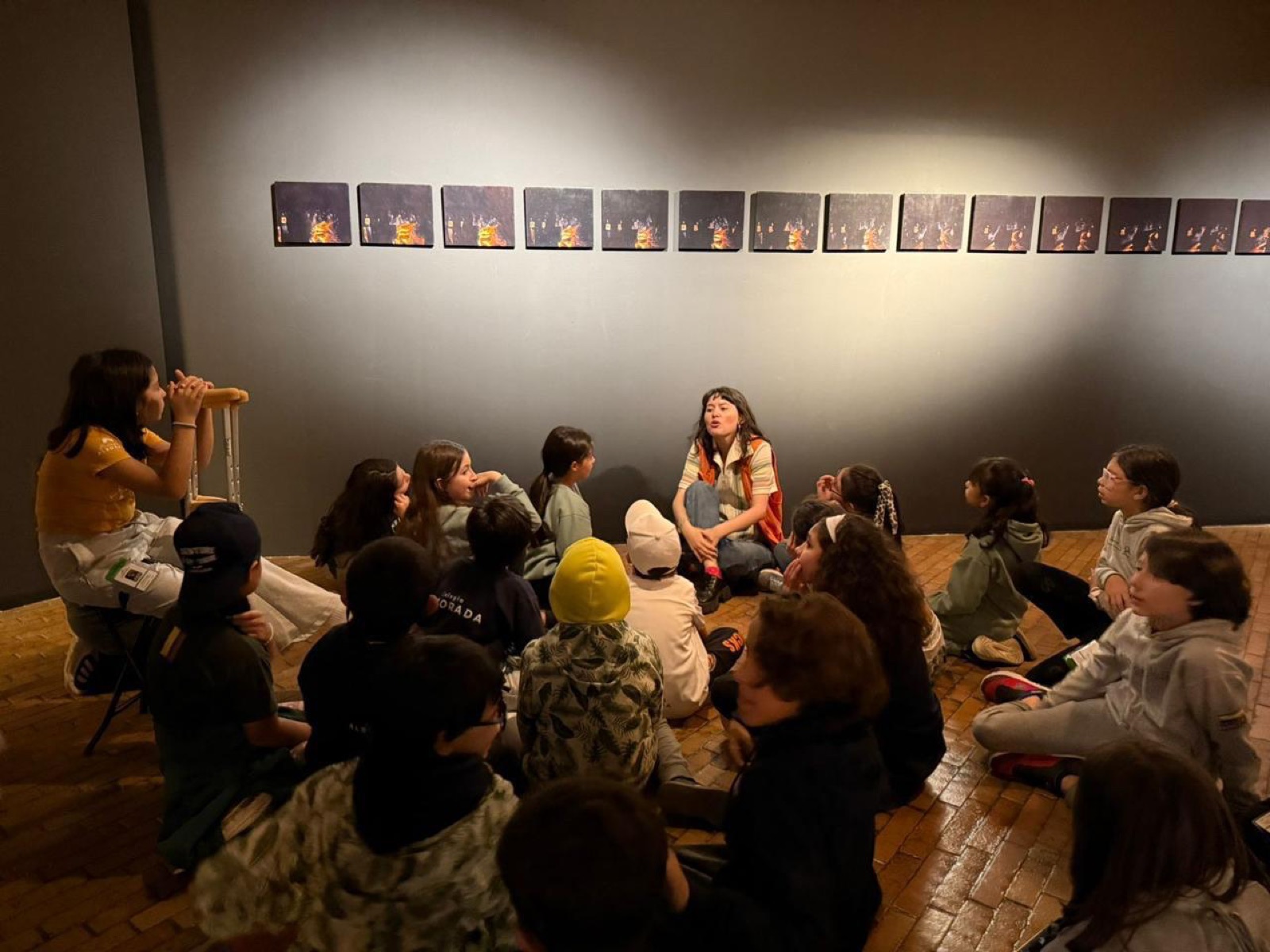 Estudiantes de Alborada participan en una experiencia de aprendizaje en un museo
