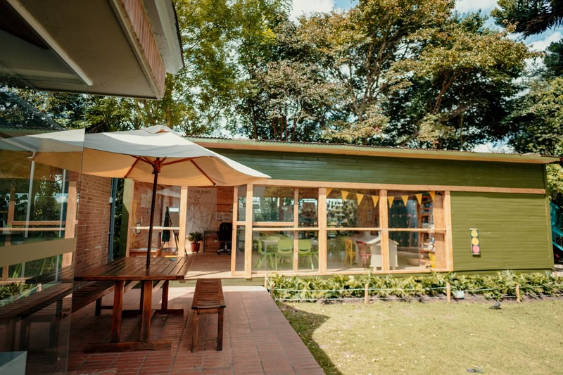 Patios para encontrarse en el Colegio Alborada