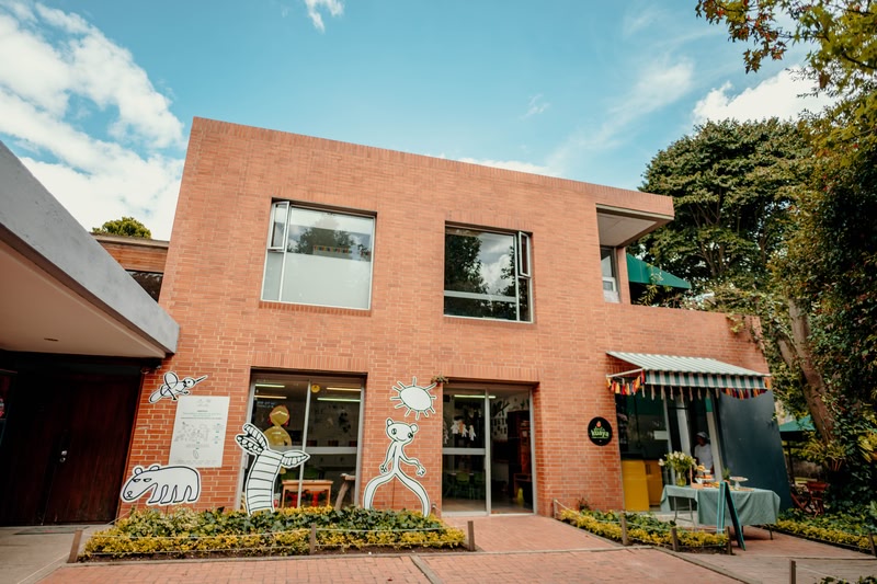 Nuestro colegio en el Colegio Alborada